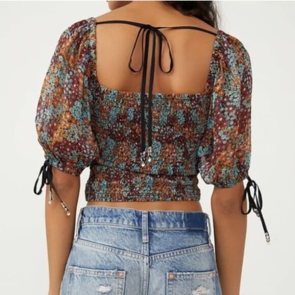 Free People BNWT New with tags size M Medium smocked puff sleeve crop top blouse - Picture 2 of 9